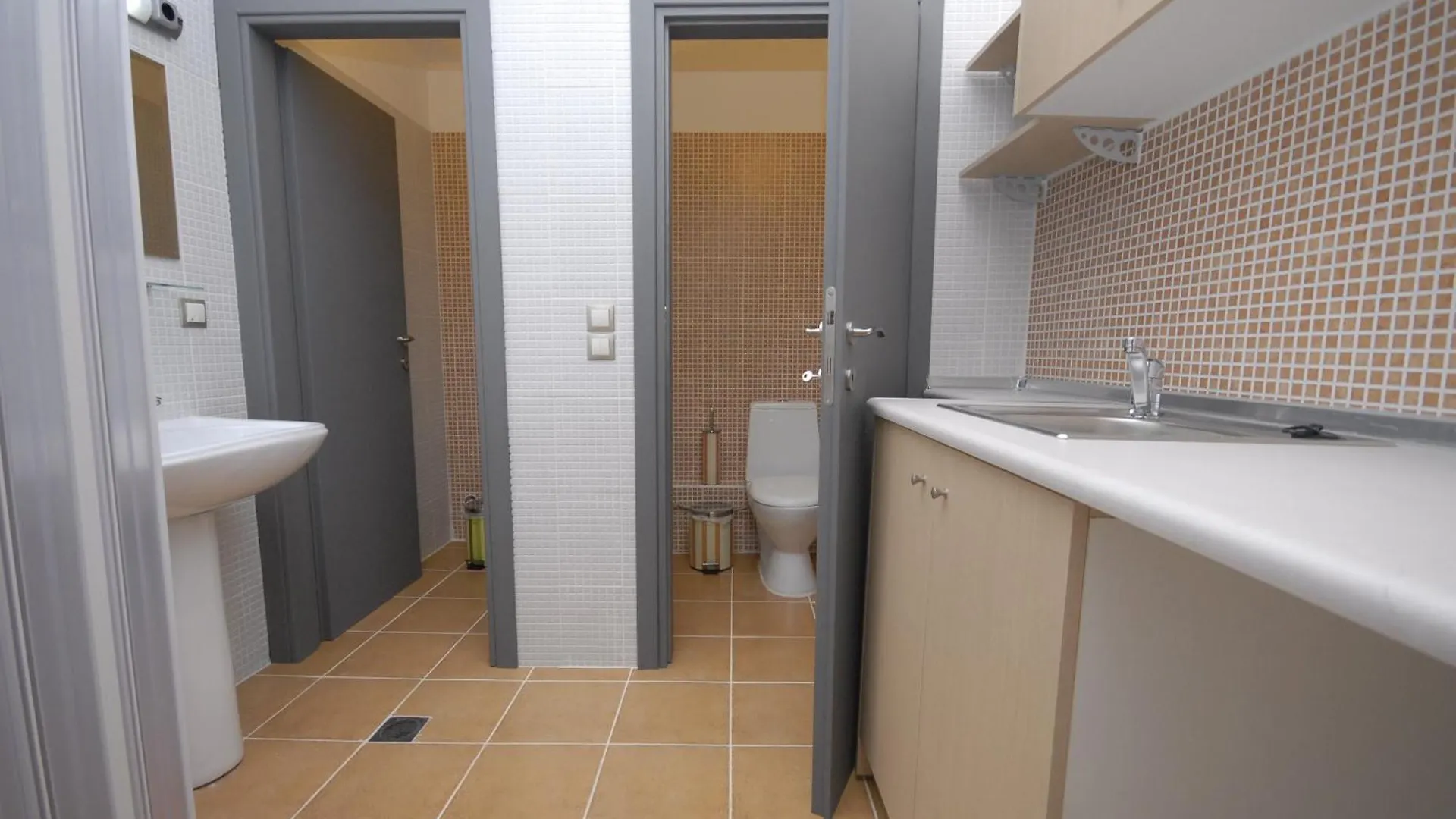 Rentrooms テッサロニキ ギリシャ